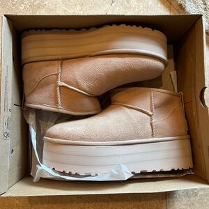 Brand new mini platform Uggs